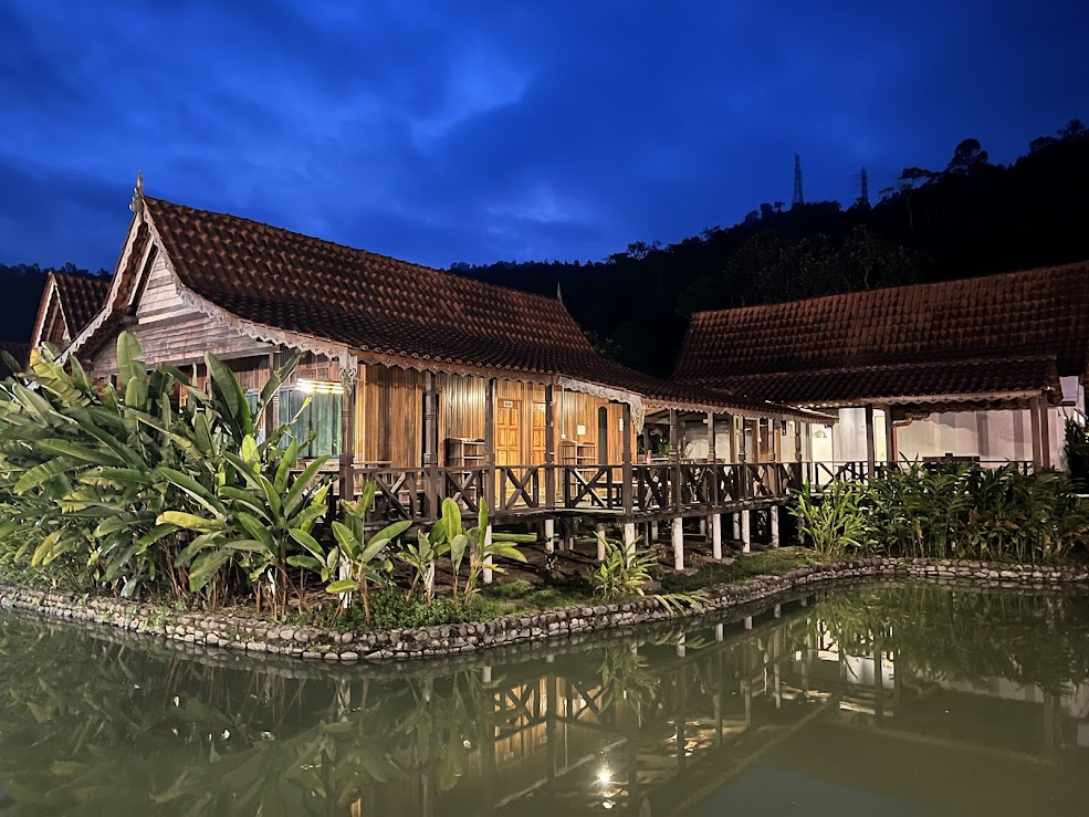 Traditional Malaysian Restaurant Architecture